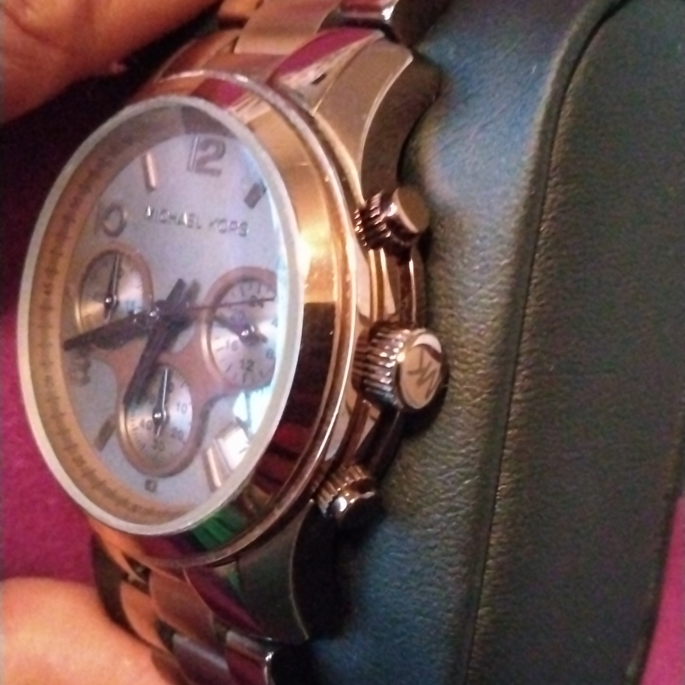 Mk Watch - image 2